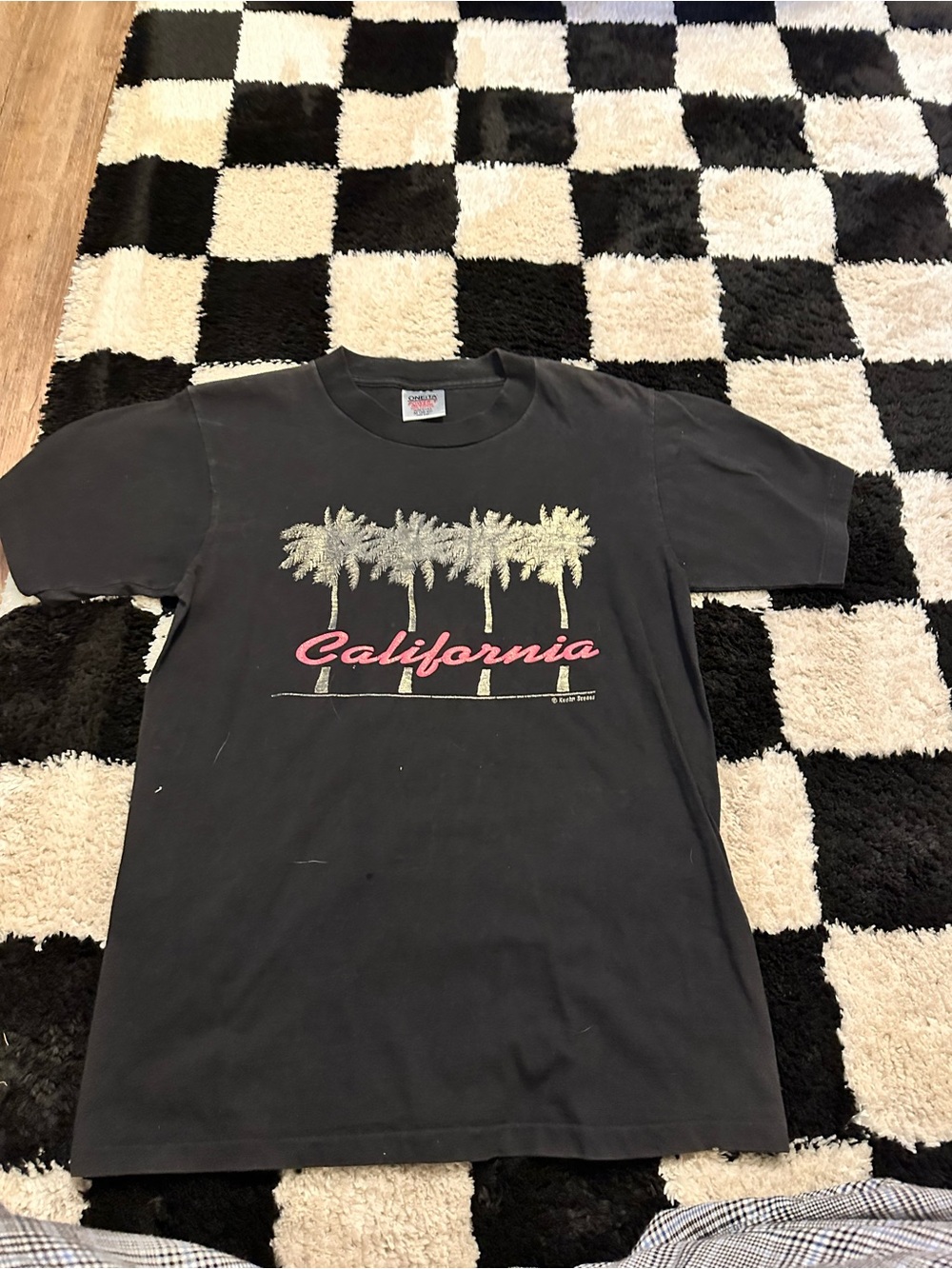 Black 'California' Palm Tree Graphic Tee 80s vintage